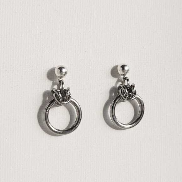 Gothic medieval style chain mail silver circle hoop earrings - Picture 6 of 8